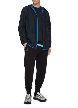 模特儿示范图 - 点击放大 - ON - Focus Tech Sweatpants