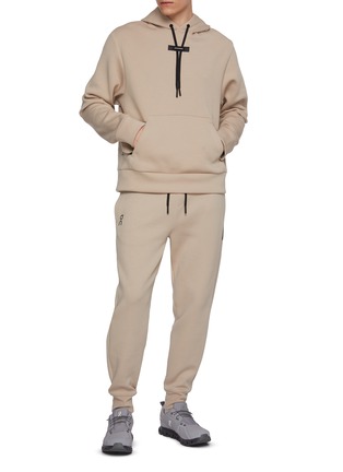 模特儿示范图 - 点击放大 - ON - Focus Tech Sweatpants