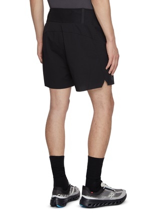 背面 - 点击放大 - ON - Ultra Performance Running Shorts