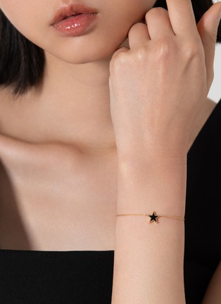 细节 - 点击放大 - BIJOU DE M - Reversible Star 18K Gold Diamond Resin Bracelet