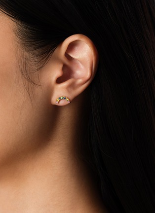 细节 - 点击放大 - BIJOU DE M - Petit Rainbow 18K Gold Sapphire Garnet Single Earring