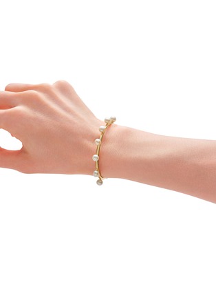 细节 - 点击放大 - BIJOU DE M - Dot Pearl 18K Gold Plated Sterling Silver Freshwater Pearl Bangle — Size L