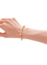 细节 - 点击放大 - BIJOU DE M - Dot Pearl 18K Gold Plated Sterling Silver Freshwater Pearl Bangle — Size L