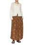 模特儿示范图 - 点击放大 - FAFAMOON - Cut Out Crochet Floral Embroidered Cardigan