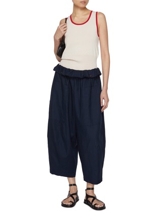 模特儿示范图 - 点击放大 - FAFAMOON - Flip Waist Ruffled Cropped Pants