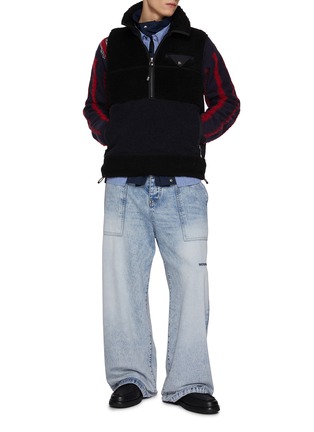 模特儿示范图 - 点击放大 - TOGA VIRILIS - Furry Tonal Panelled Wool Vest