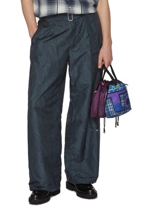 正面 -点击放大 - TOGA VIRILIS - Printed Drawstring Bucket Bag