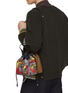 正面 -点击放大 - TOGA VIRILIS - Printed Drawstring Bucket Bag