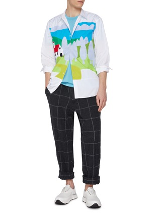 模特儿示范图 - 点击放大 - COMME DES GARÇONS SHIRT - Farmhouse Scenery Striped Patchwork Cotton Shirt