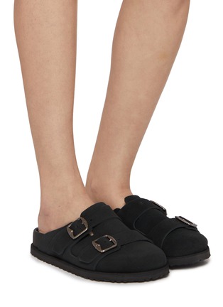 模特儿示范图 - 点击放大 - BIRKENSTOCK 1774 - 222 WEST 绒面皮平底鞋