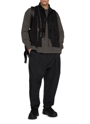 模特儿示范图 - 点击放大 - THE VIRIDI-ANNE - Zipped High Neck Vest