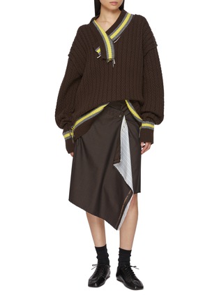 模特儿示范图 - 点击放大 - SONIA CARRASCO - Cable Knit Wool Cashmere Tennis Sweater