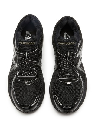 模特儿示范图 - 点击放大 - NEW BALANCE - 中性款 860V2 系带运动鞋