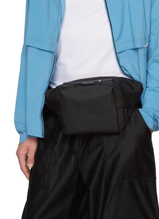 模特儿示范图 - 点击放大 - CÔTE&CIEL - ISARAU 拉链腰包