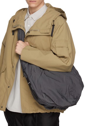 模特儿示范图 - 点击放大 - CÔTE&CIEL - HYCO 褶皱斜挎包