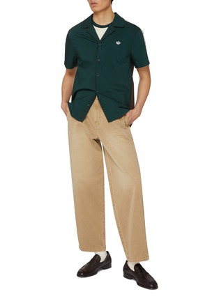 模特儿示范图 - 点击放大 - ADIDAS - X CLOT 双色保龄球衬衫