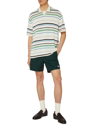 模特儿示范图 - 点击放大 - ADIDAS - X CLOT 双色短裤