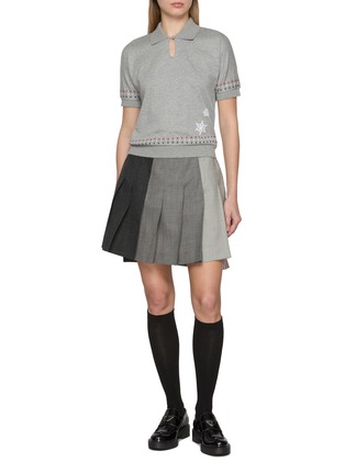 模特儿示范图 - 点击放大 - THOM BROWNE - Stars Snowflake Embroidery Cotton Polo Shirt