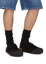 模特儿示范图 - 点击放大 - BIRKENSTOCK 1774 - x ADERERROR Boston Cap Clogs