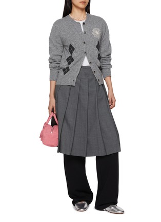 模特儿示范图 - 点击放大 - MARDI MERCREDI - Stitched Flower Knit Cardigan