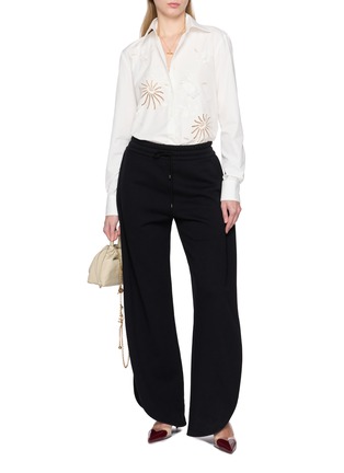 模特儿示范图 - 点击放大 - ERMANNO SCERVINO - Long Sleeve Embroidered Cotton Shirt