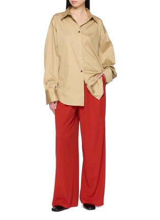 模特儿示范图 - 点击放大 - GIA STUDIOS - DOONA 纽扣衬衫