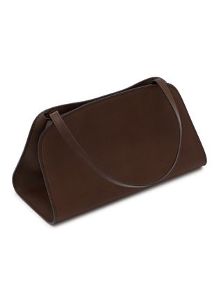 模特儿示范图 - 点击放大 - THE ROW - PEGGY 皮革手拿包