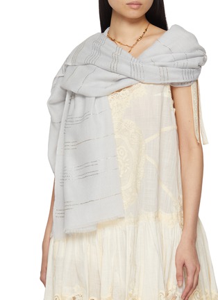 模特儿示范图 - 点击放大 - LANE’S - Rhinestone Embellished Wool Silk Shawl