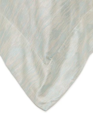 细节 –点击放大 - FRETTE - Luxury Sway Jacquard Square Pillow Cover — Milk Sea Foam
