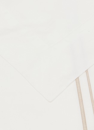 细节 –点击放大 - FRETTE - Layering Embroidery Queen Size Duvet Cover Set — Milk/Savage Beige