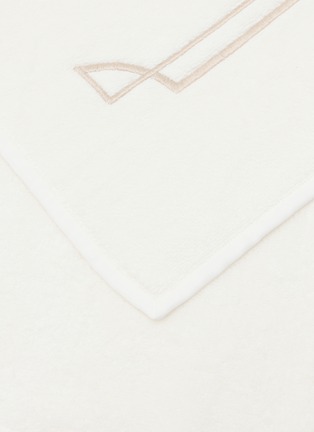 细节 –点击放大 - FRETTE - Layering Embroidery Hand Towel — Milk/Savage Beige