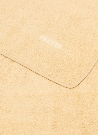 细节 –点击放大 - FRETTE - Unito Bath Towel — Golden Beige