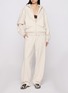 背面 - 点击放大 - SKIMS - COTTON FLEECE 拉链连帽卫衣