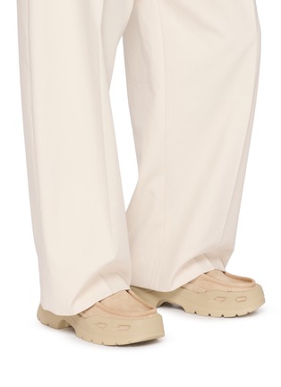 模特儿示范图 - 点击放大 - CROCS - 507 Gallery Shoes