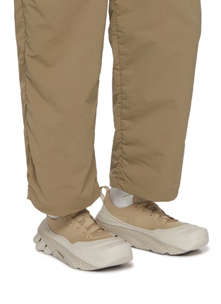 模特儿示范图 - 点击放大 - CROCS - Echo Surge Crackle Men's Sneakers