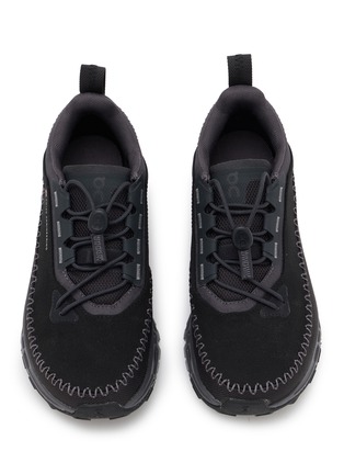 模特儿示范图 - 点击放大 - ON - Cloudaway Low Top Women's Sneakers