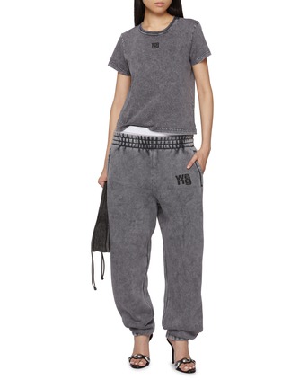 模特儿示范图 - 点击放大 - ALEXANDERWANG - LOGO 印花纯棉 T 恤