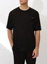 细节 –点击放大 - SILKY MIRACLE - Nude Men's Knit Short Sleeve Top — Black/Size M