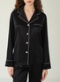 细节 –点击放大 - SILKY MIRACLE - Miracle Silk Pyjama Set — Black/Size S