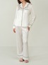 细节 –点击放大 - SILKY MIRACLE - Miracle Silk Pyjama Set — Pearl White/Size S