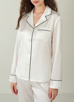 细节 –点击放大 - SILKY MIRACLE - Miracle Silk Pyjama Set — Pearl White/Size S