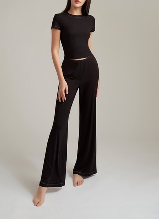 细节 –点击放大 - SILKY MIRACLE - Nude Flared Leg Trousers — Black/Size S