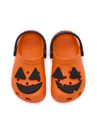模特儿示范图 - 点击放大 - CROCS - Classic Jack O Lantern Light Toddlers' Clogs