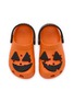 模特儿示范图 - 点击放大 - CROCS - Classic Jack O Lantern Light Toddlers' Clogs