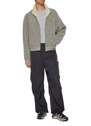 模特儿示范图 - 点击放大 - DISTRICT VISION - Reverse High Loft Fleece Jacket