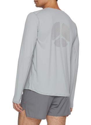 背面 - 点击放大 - DISTRICT VISION - Ultralight Aloe Long Sleeve Tee