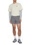模特儿示范图 - 点击放大 - DISTRICT VISION - Ultralight Aloe Long Sleeve Tee