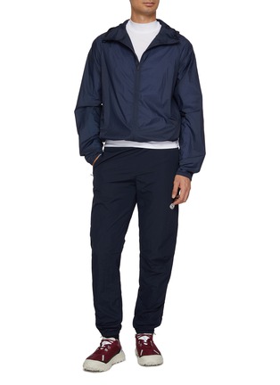 模特儿示范图 - 点击放大 - DISTRICT VISION - Ultralight DWR Wind Jacket