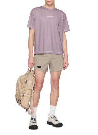 模特儿示范图 - 点击放大 - UNNA - Wavy T-Shirt