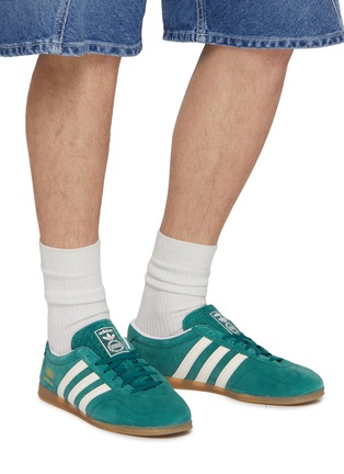 模特儿示范图 - 点击放大 - ADIDAS - Gazelle Lo Pro Men's Sneakers